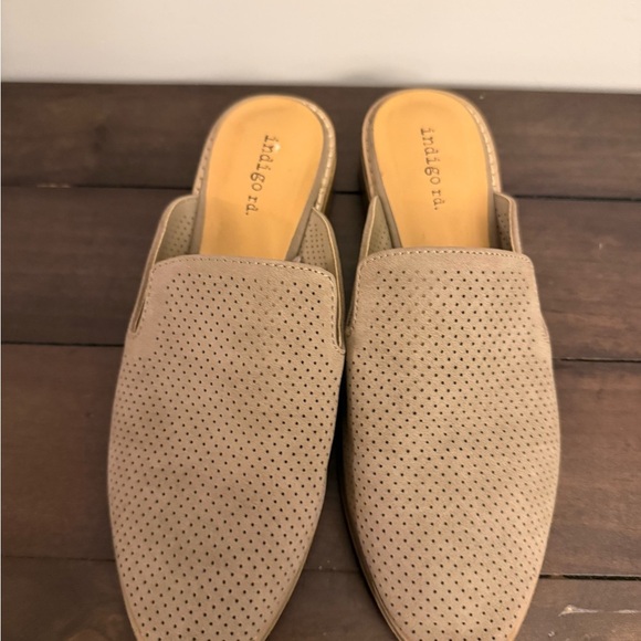 Indigo Rd. Perforated Mule Slides – Taupe Suede - Picture 2 of 6